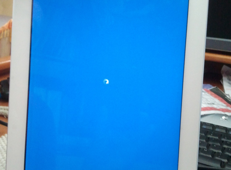 синий экран ipad